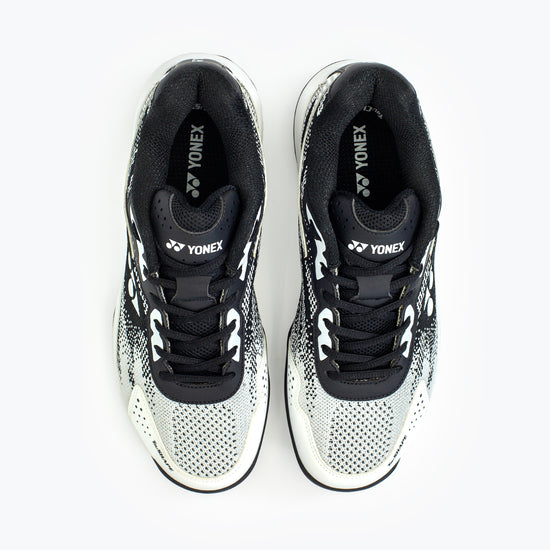 WHITE / BLACK